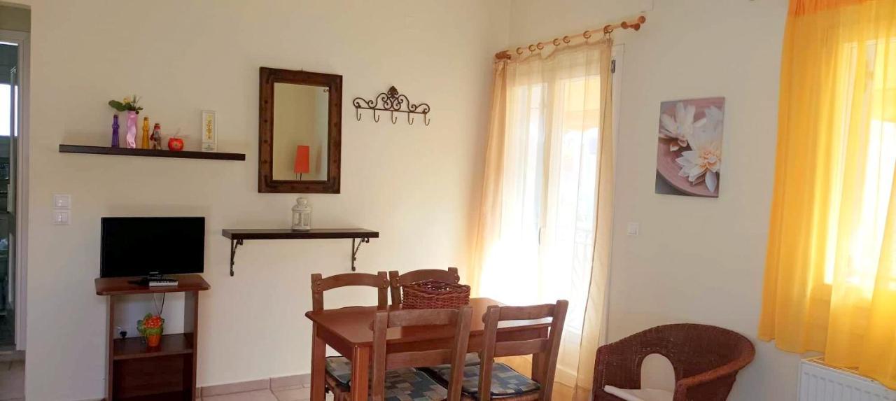 Lourantos Bayside Apartments Vathí Kültér fotó